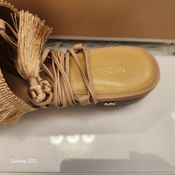 Michael Kors "Gallagher" Fringe Sandal Oyster flats. NIB. Size 5.5 - Picture 2 of 13